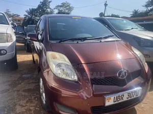 Toyota Vitz 2017 Ivory