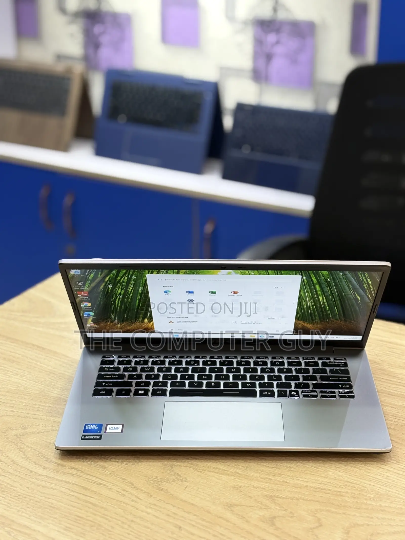 New Laptop MSI Modern 14 8GB Intel Core Ultra 7 SSD 512GB