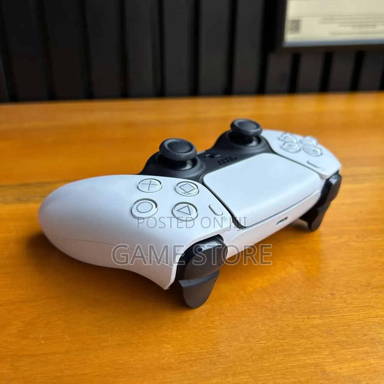 PS5 DualSense Controller – Strong Pad for Dangerous Strikers!