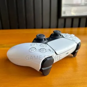 PS5 DualSense Controller – Strong Controls, No Referee Arguments!