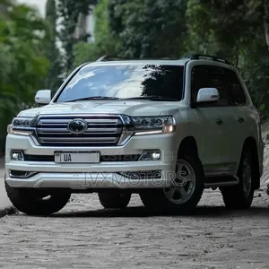 Toyota Land Cruiser 4.6 V8 ZX 2018 White