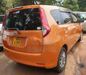 Toyota Passo Sette 1.5 AWD 2009 Orange