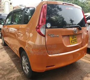Toyota Passo Sette 1.5 AWD 2009 Orange