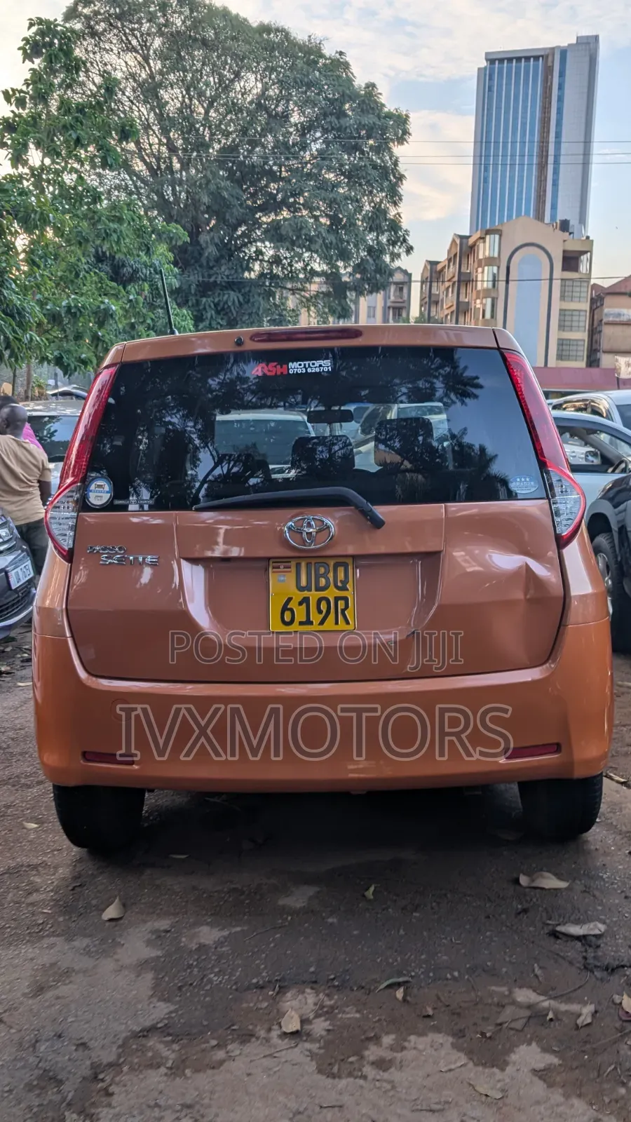 Toyota Passo Sette 1.5 AWD 2009 Orange