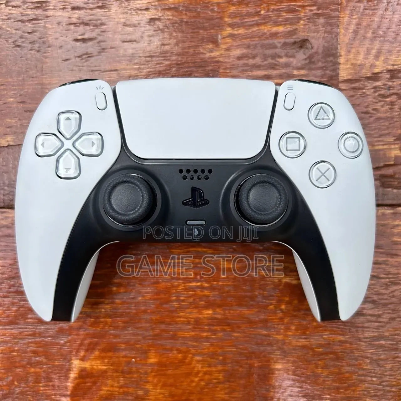 PS5 DualSense Controller – Clean Pad, Maximum Football Confusion!