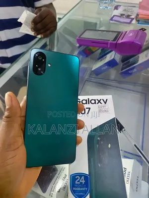 New Samsung Galaxy A07 5G 128 GB Green