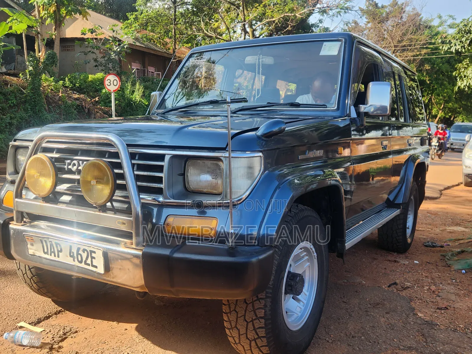 Toyota Land Cruiser 2000 Gray
