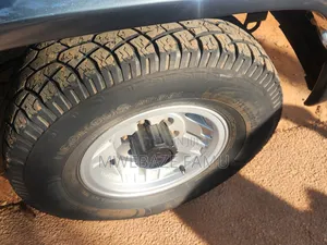 Toyota Land Cruiser 2000 Gray