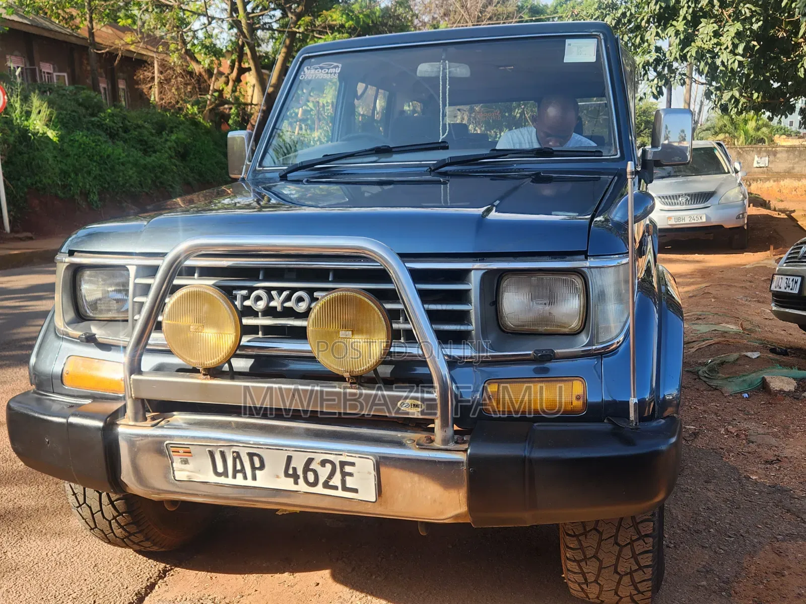 Toyota Land Cruiser 2000 Gray