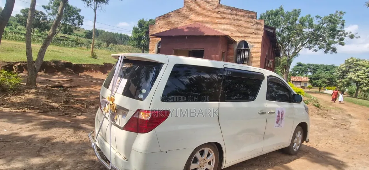 Toyota Alphard 2.4 Petrol AWD 2010 White
