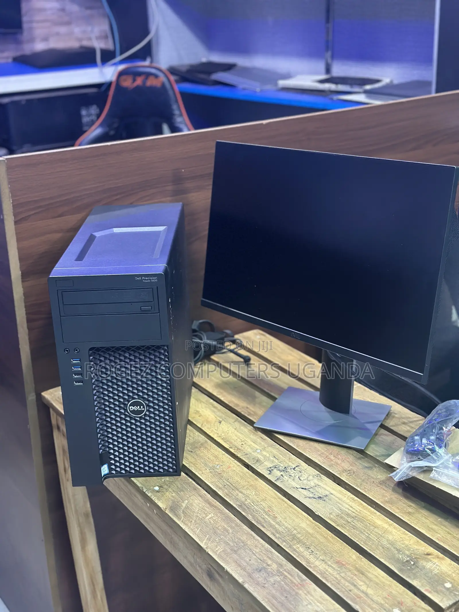 New Desktop Computer Dell Precision 5720 8GB Intel Core i7 SSD 256GB