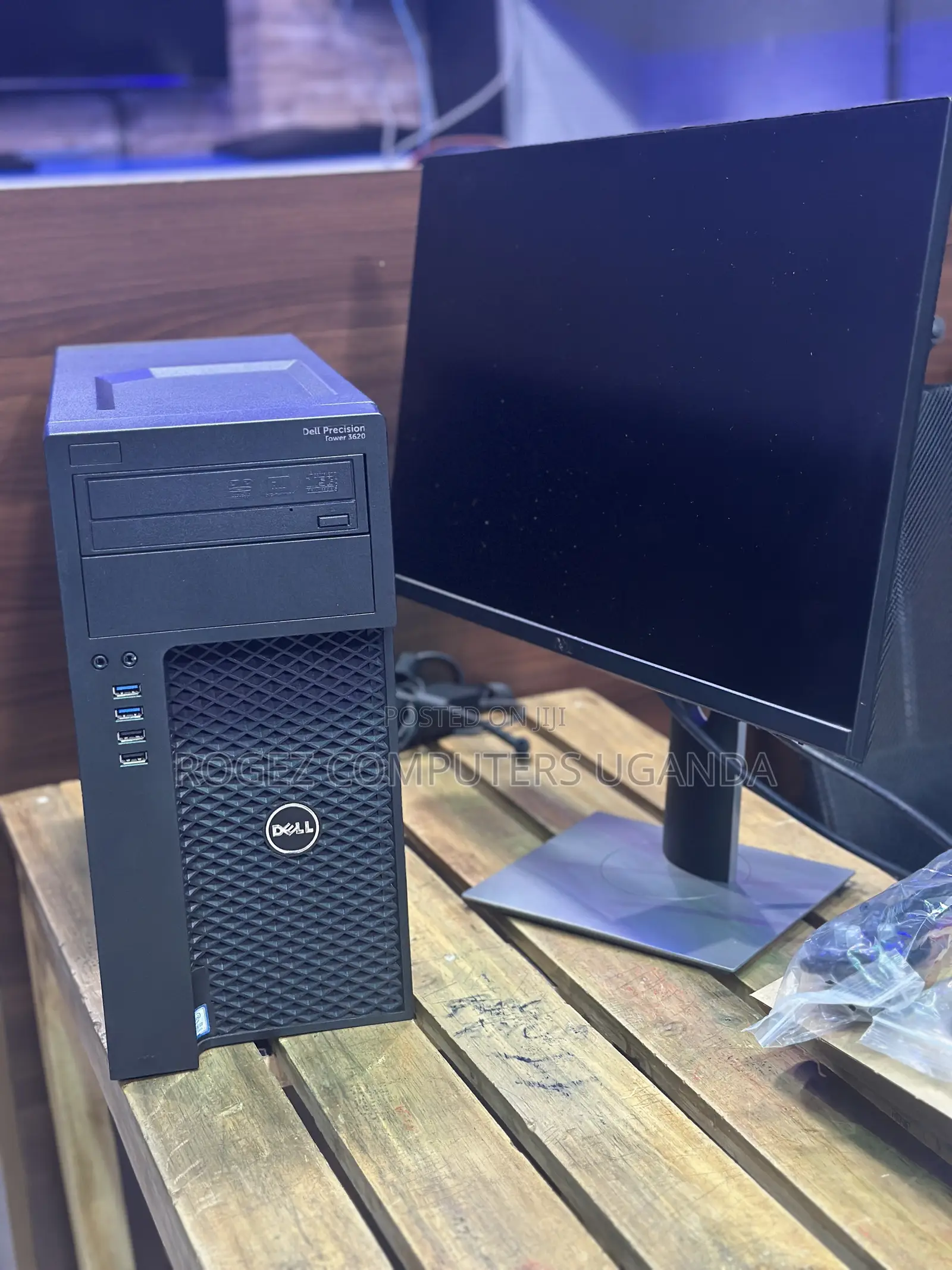 New Desktop Computer Dell Precision 5720 8GB Intel Core i7 SSD 256GB