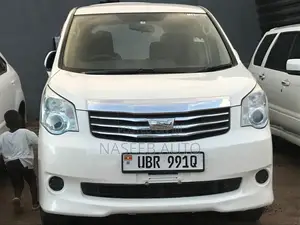Toyota Noah 2010 White
