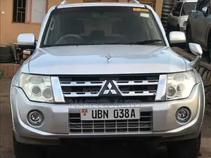 Mitsubishi Pajero 2014 White