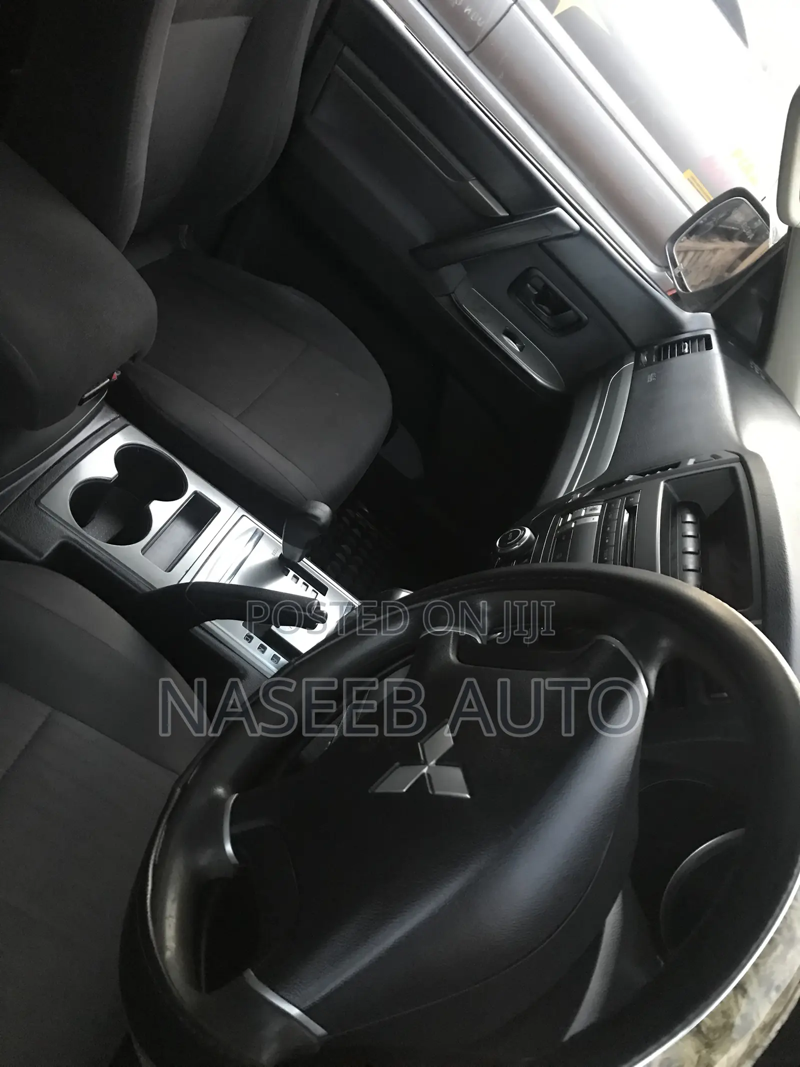 Mitsubishi Pajero 2014 White