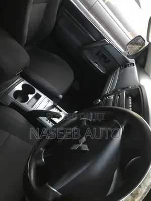 Mitsubishi Pajero 2014 White