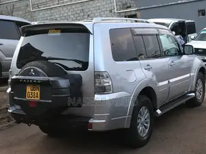 Mitsubishi Pajero 2014 White