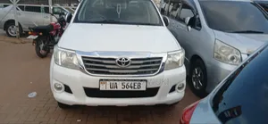 Toyota Hilux 2010 White