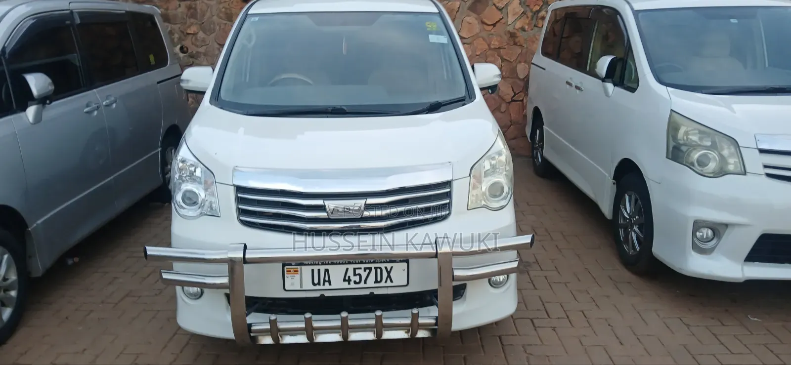 Toyota Noah 2010 White