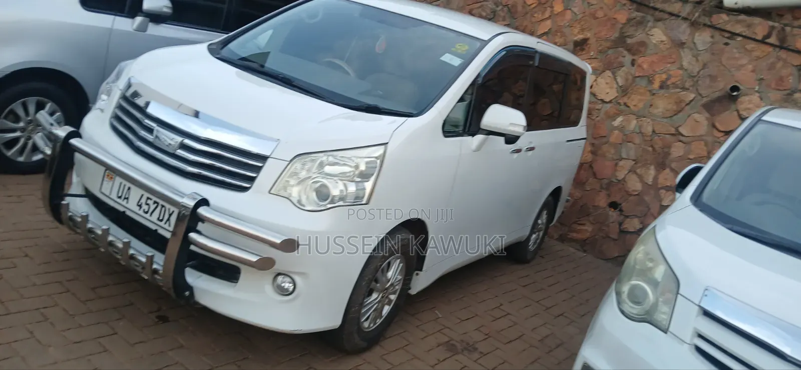 Toyota Noah 2010 White