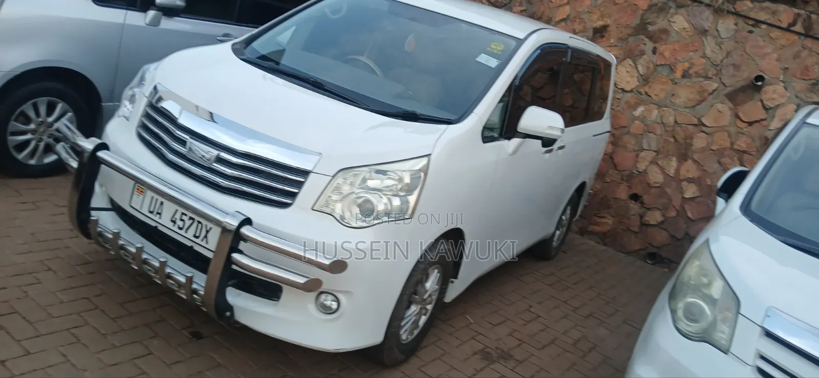 Toyota Noah 2010 White
