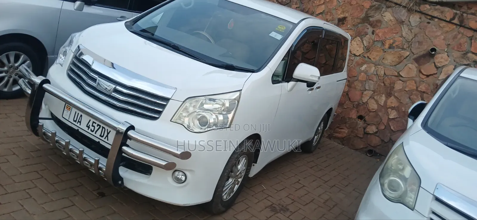 Toyota Noah 2010 White