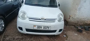 Toyota Sienta 2008 White