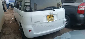 Toyota Sienta 2008 White