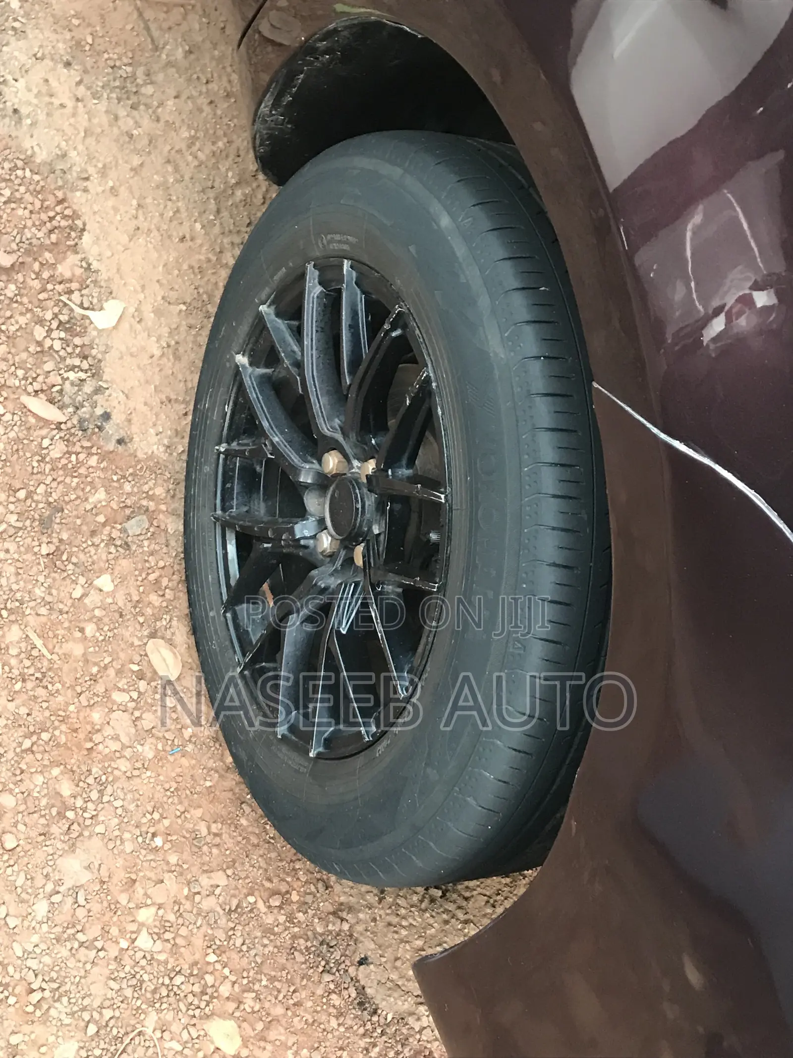 Toyota Sienta 2011 Maroon