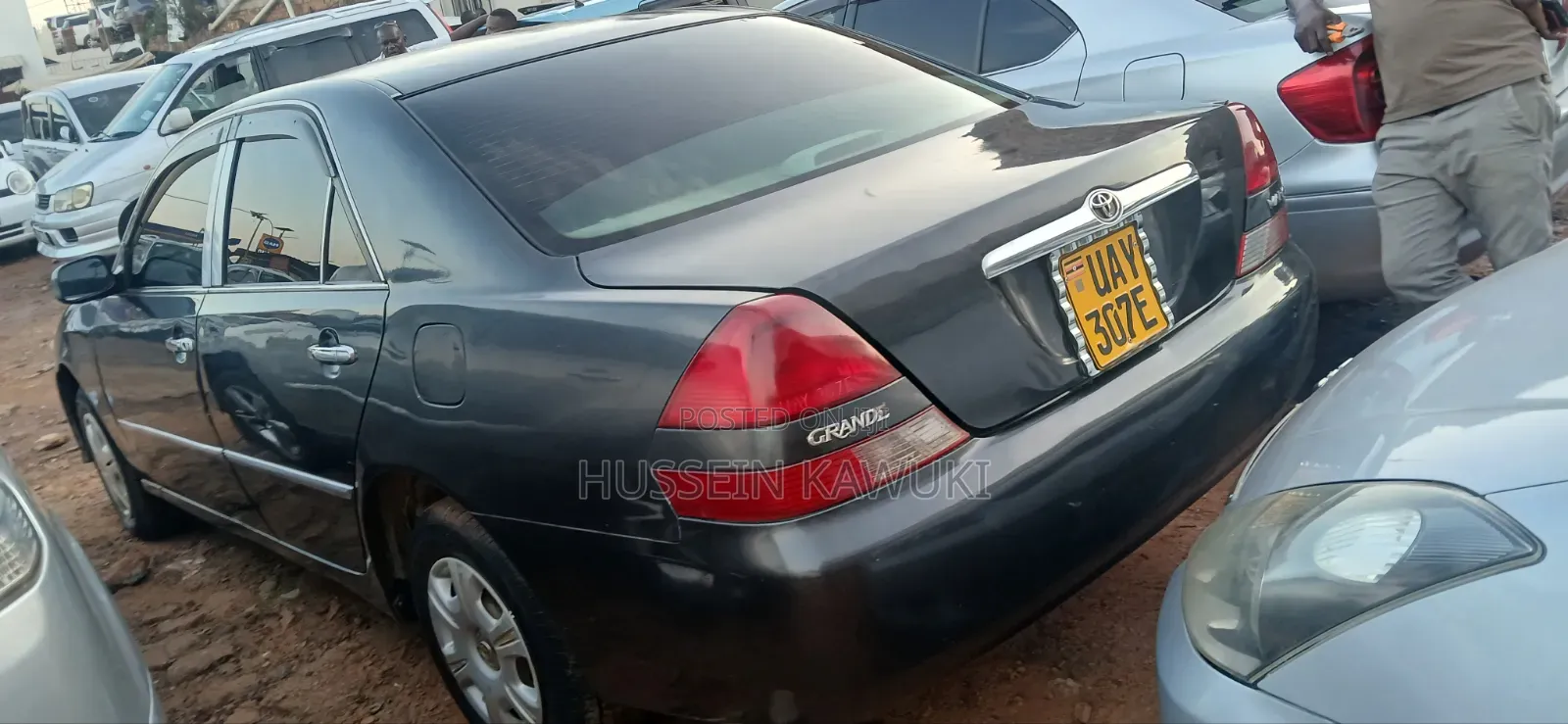 Toyota Mark II 2000 Maroon