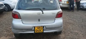 Toyota Vitz 2005 Silver