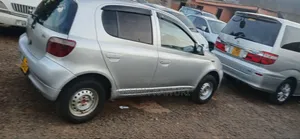 Toyota Vitz 2005 Silver