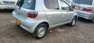 Toyota Vitz 2005 Silver