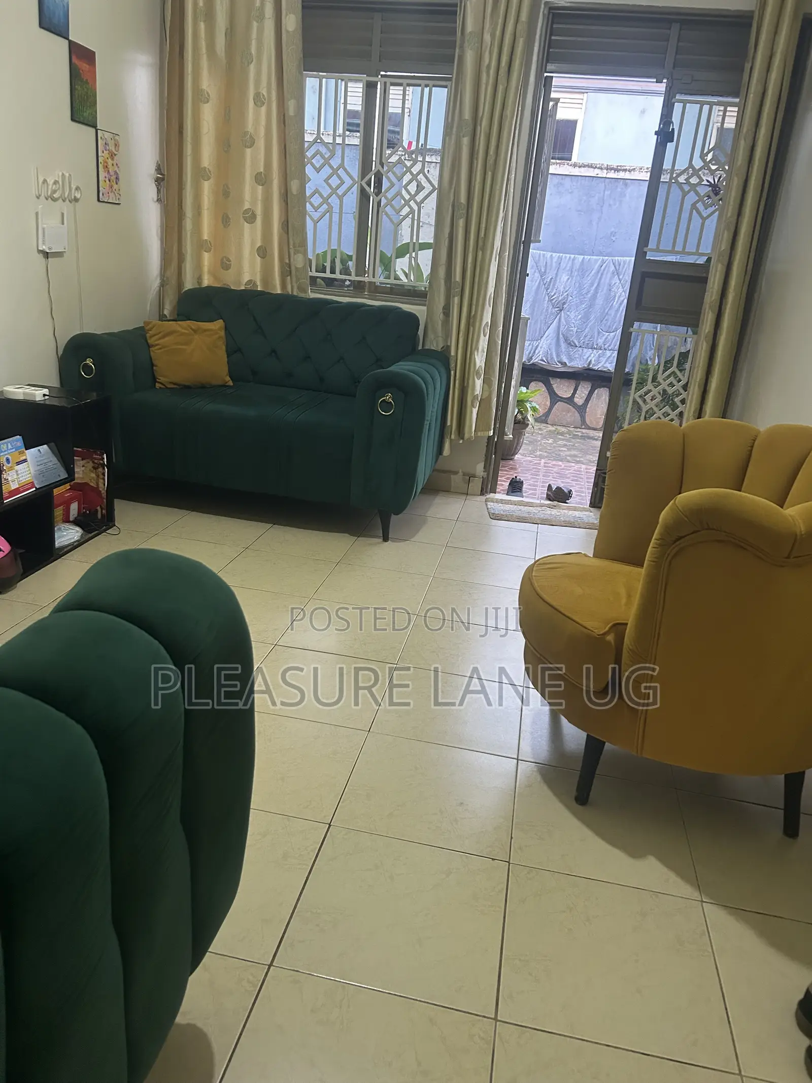 5seater Chesterfield Sofa With Sunflower Chair