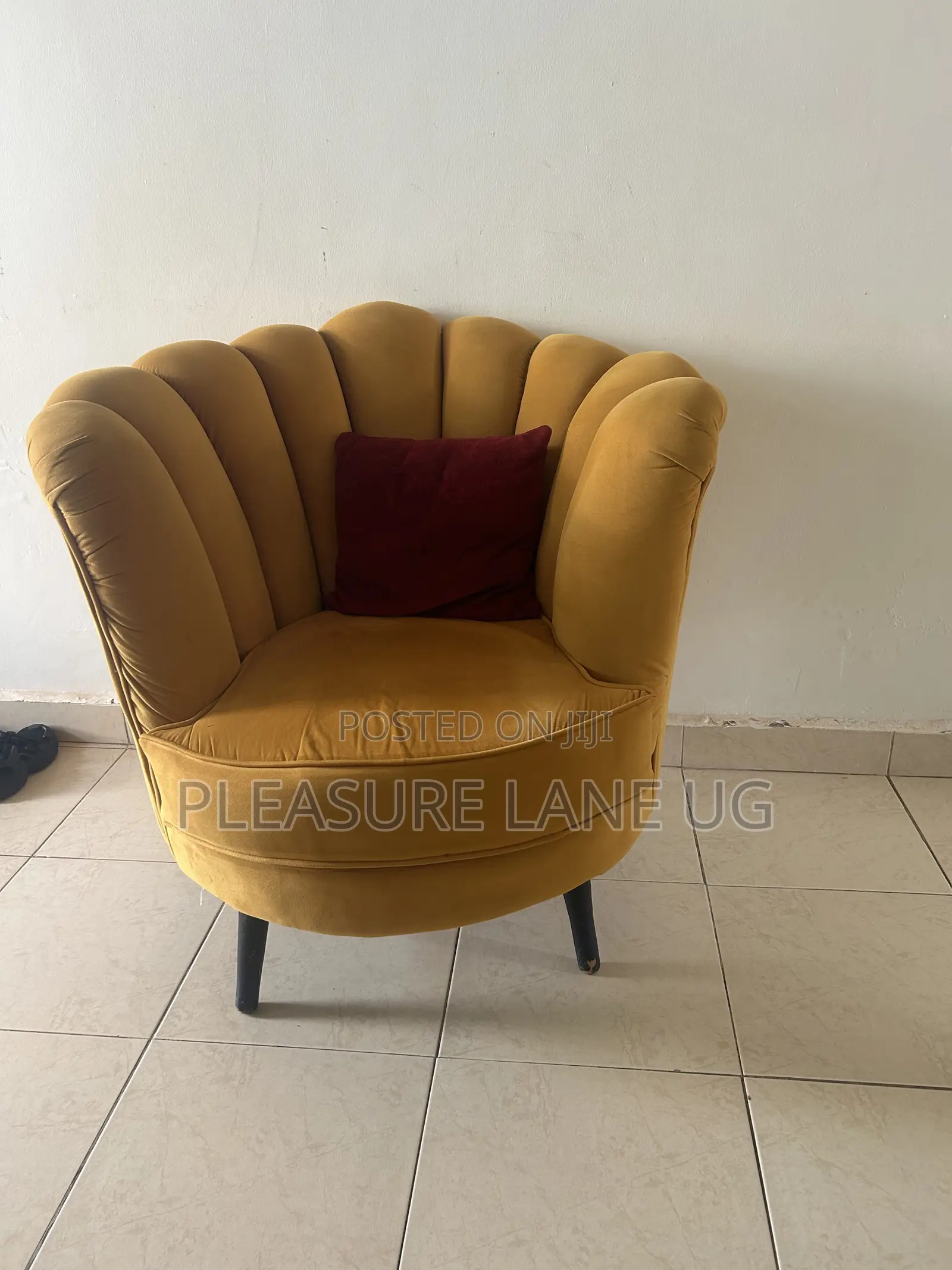 5seater Chesterfield Sofa With Sunflower Chair