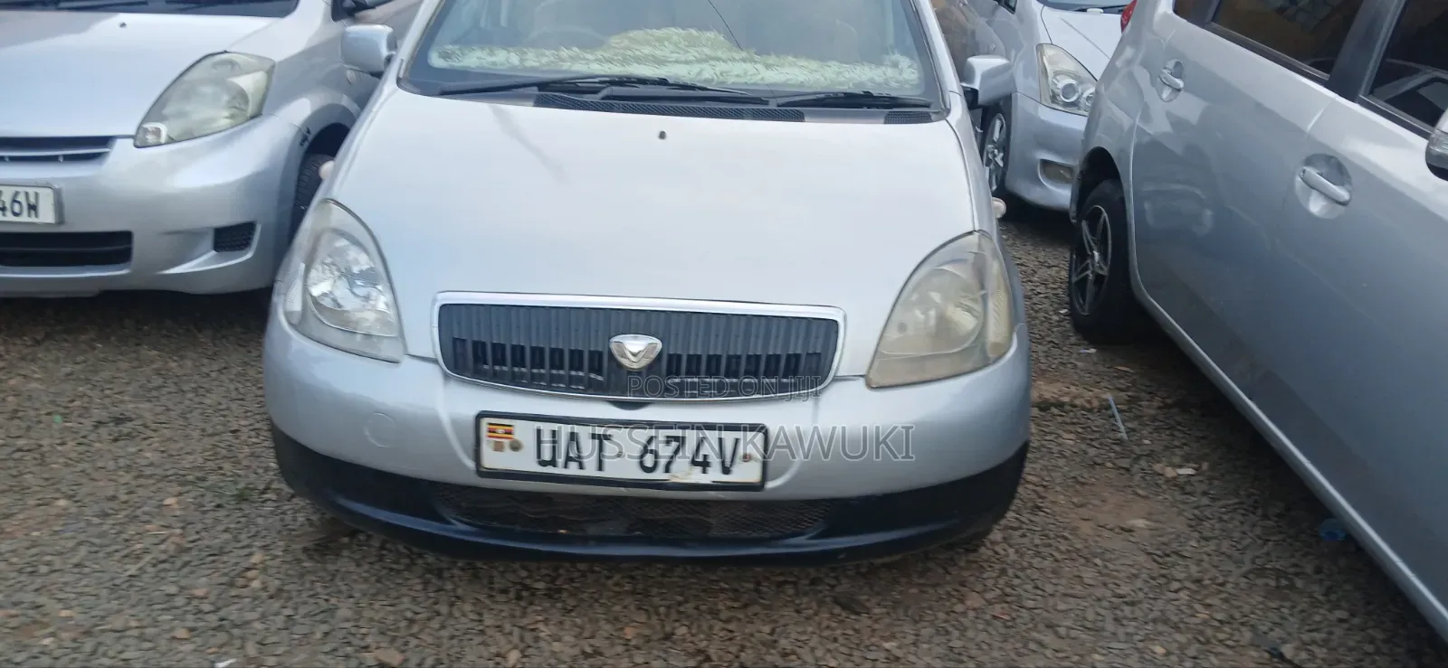 Toyota Vitz 2000 Silver