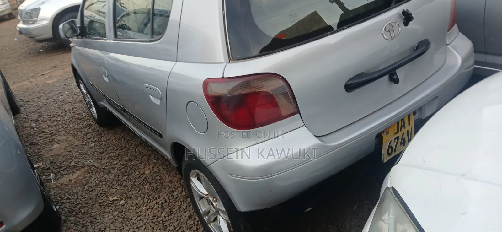 Toyota Vitz 2000 Silver