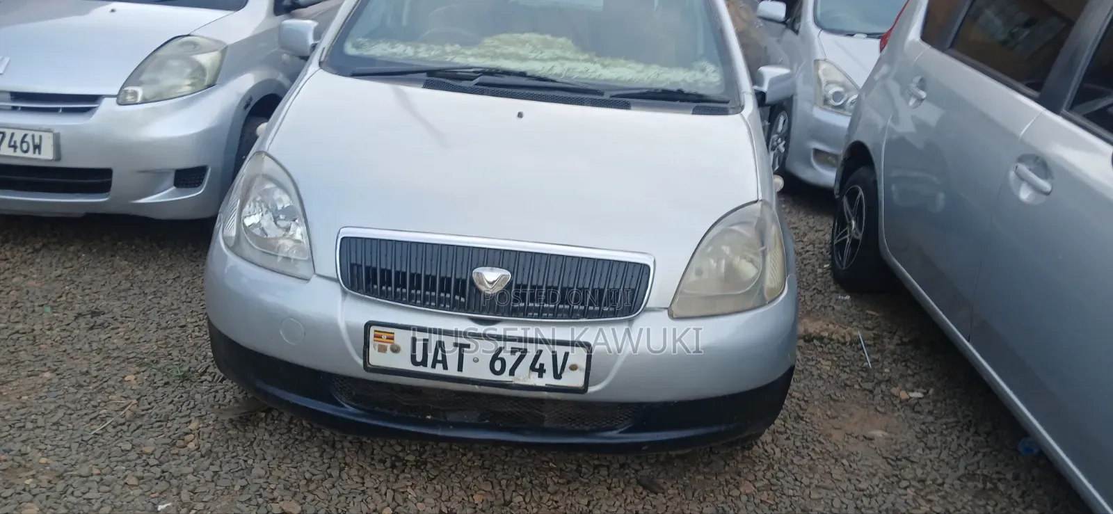 Toyota Vitz 2000 Silver