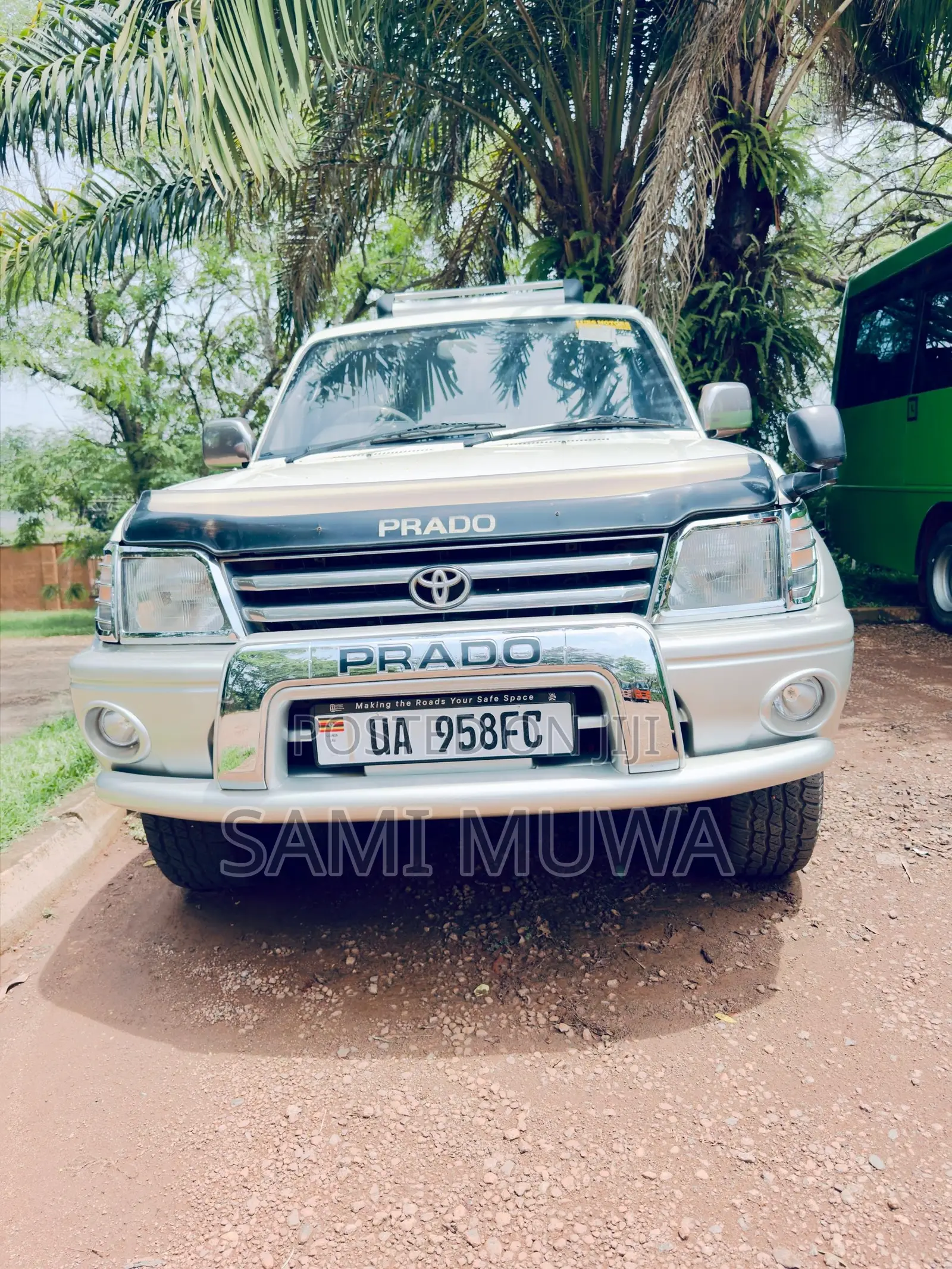Toyota Land Cruiser Prado 2000 White