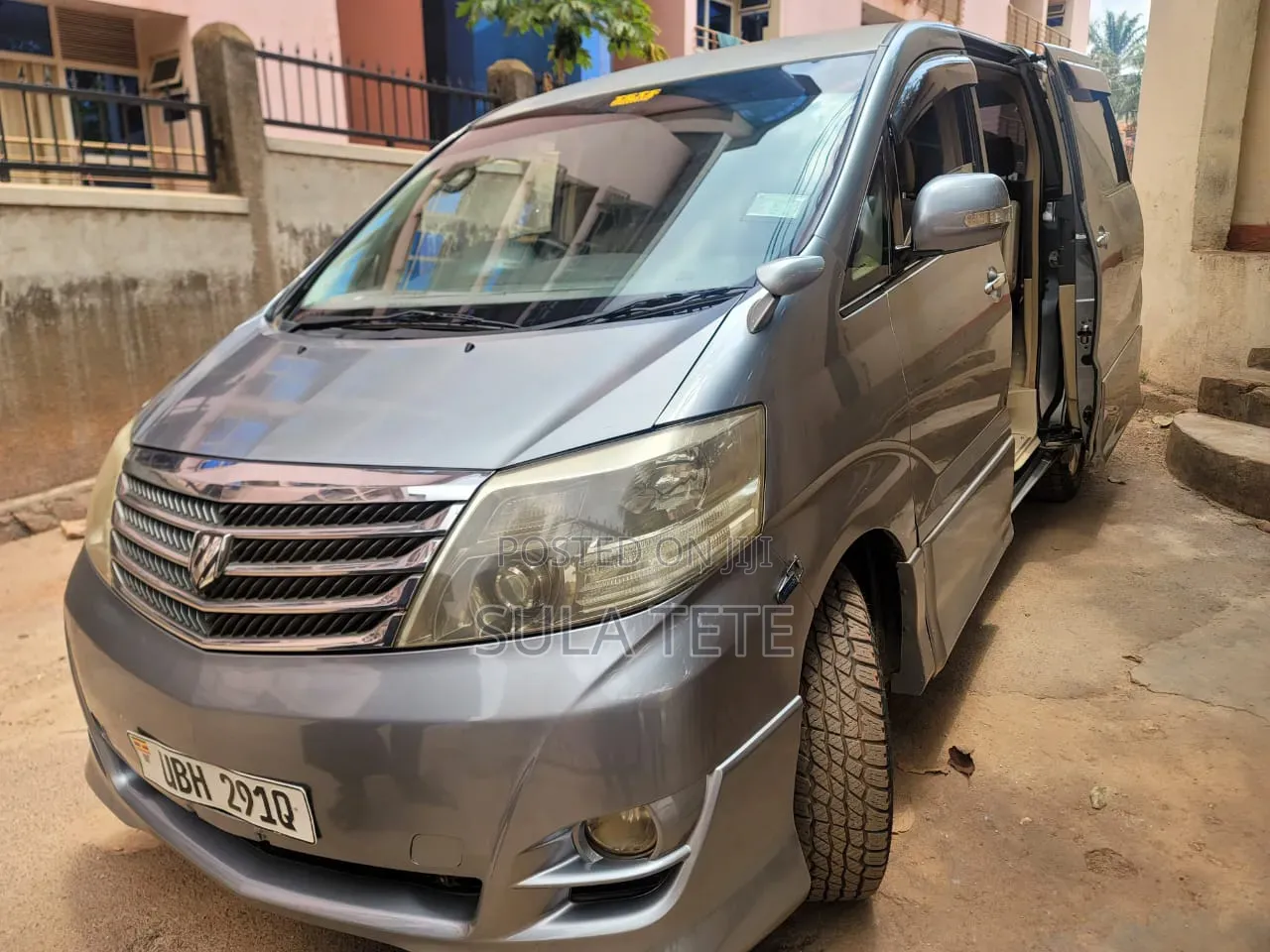 Toyota Alphard 2.4 Petrol AWD 2007 Silver
