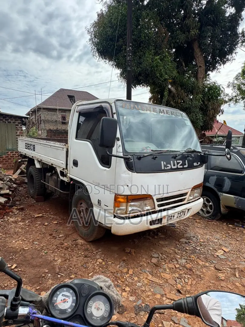 Isuzu ELF 250 Flatbed Truck for Sale – UGX 40,000,000