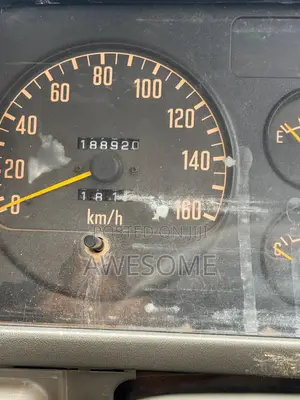 Isuzu ELF 250 Flatbed Truck for Sale – UGX 40,000,000