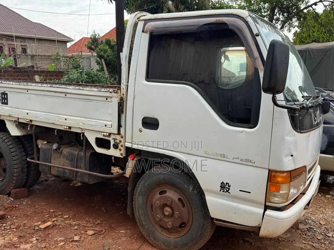 Isuzu ELF 250 Flatbed Truck for Sale – UGX 40,000,000