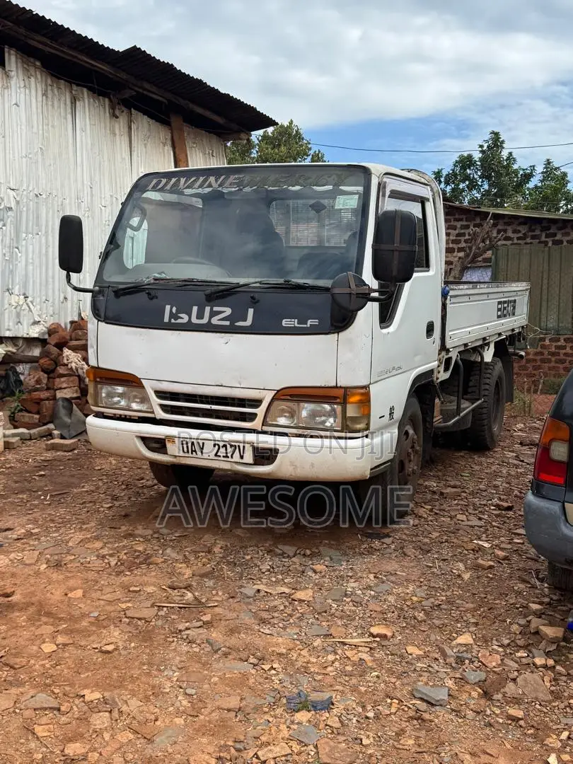 Isuzu ELF 250 Flatbed Truck for Sale – UGX 40,000,000