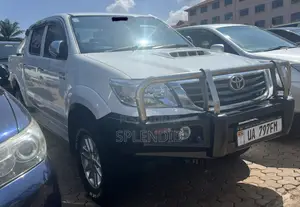 Toyota Hilux 2013 White