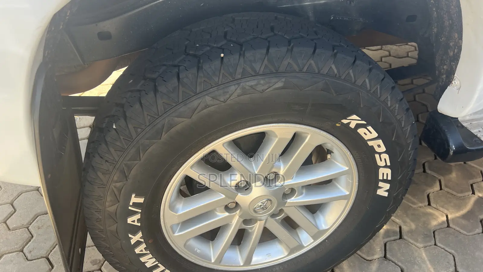 Toyota Hilux 2013 White