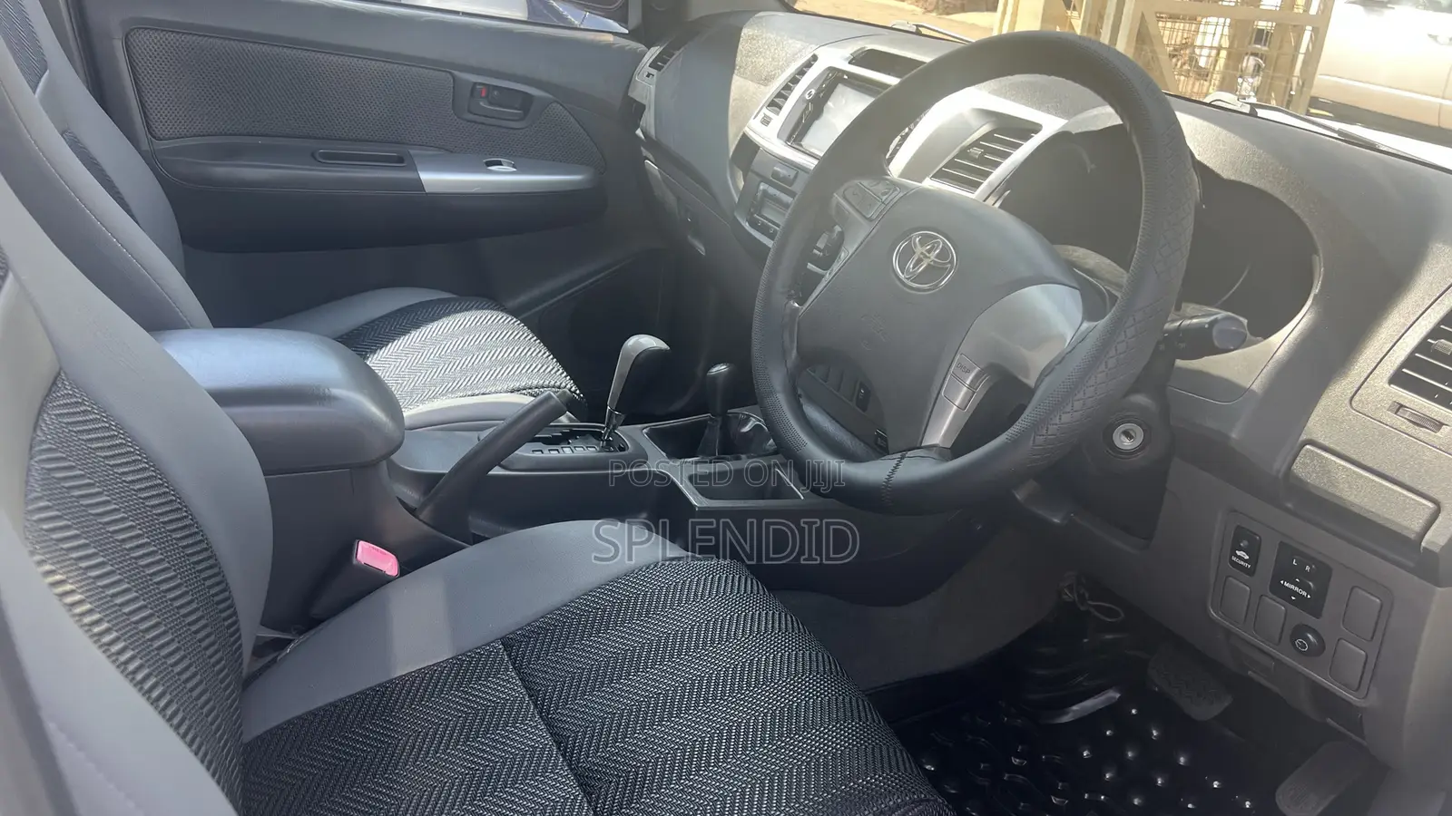 Toyota Hilux 2013 White