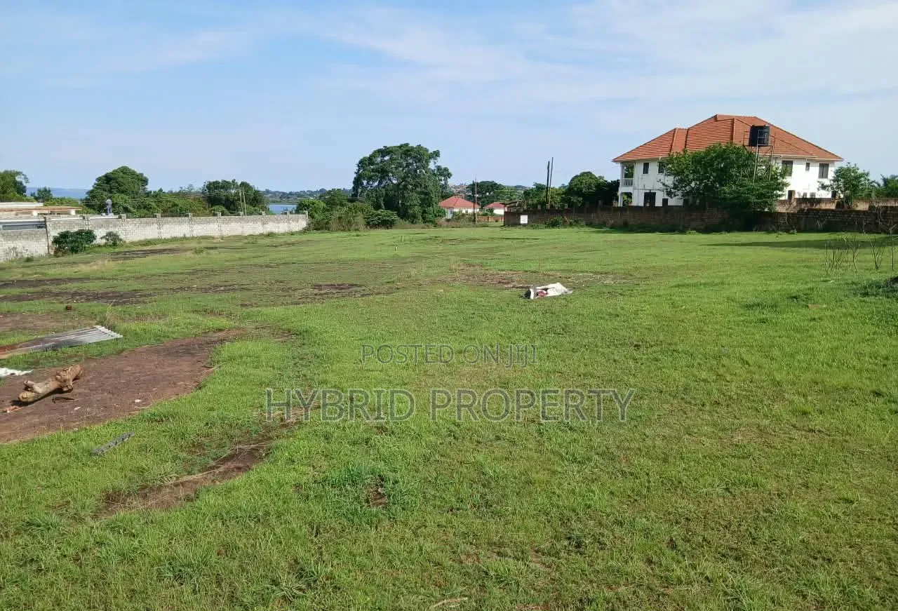 Prime Plot for Sale at Namulanda~Nganjo Lakeview Along Entebbe Road.