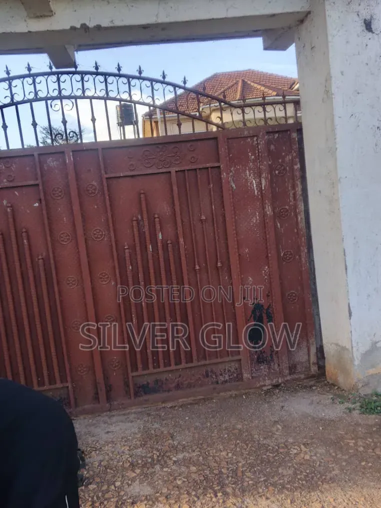 6bdrm Townhouse/Terrace in Jinja for sale