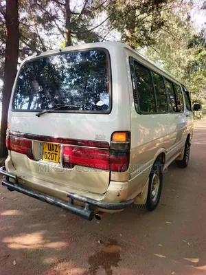Toyota Noah 2004 White